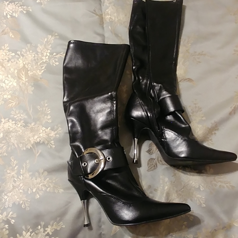 🔴 Bogo sale Black boots